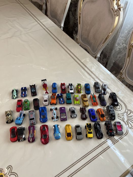 Hot wheels машинки