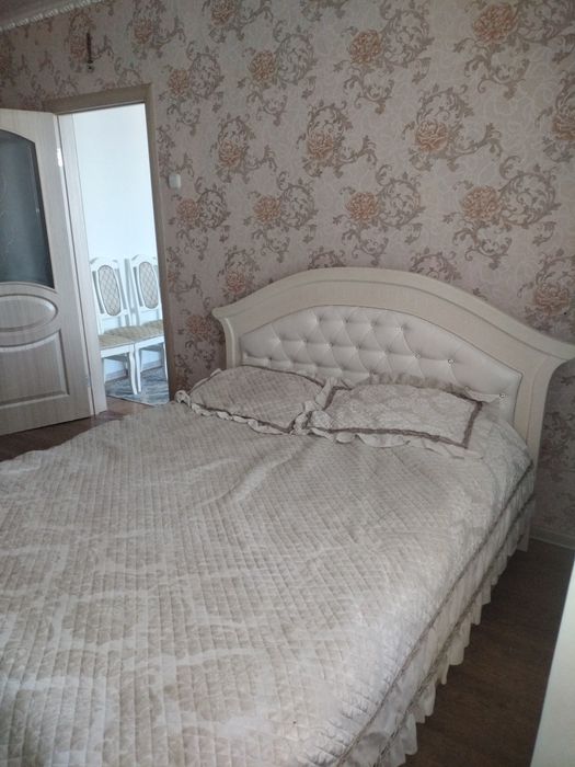 Продаю спальный гарнитур