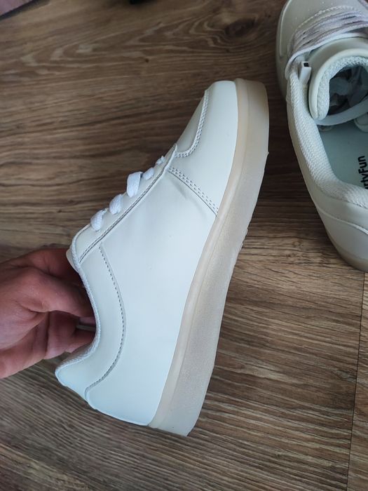 Детски светещи зареждащи се маратонки  36 номер