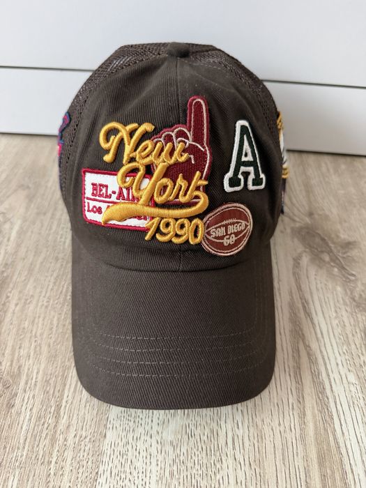 Дамска шапка с козирка Zara