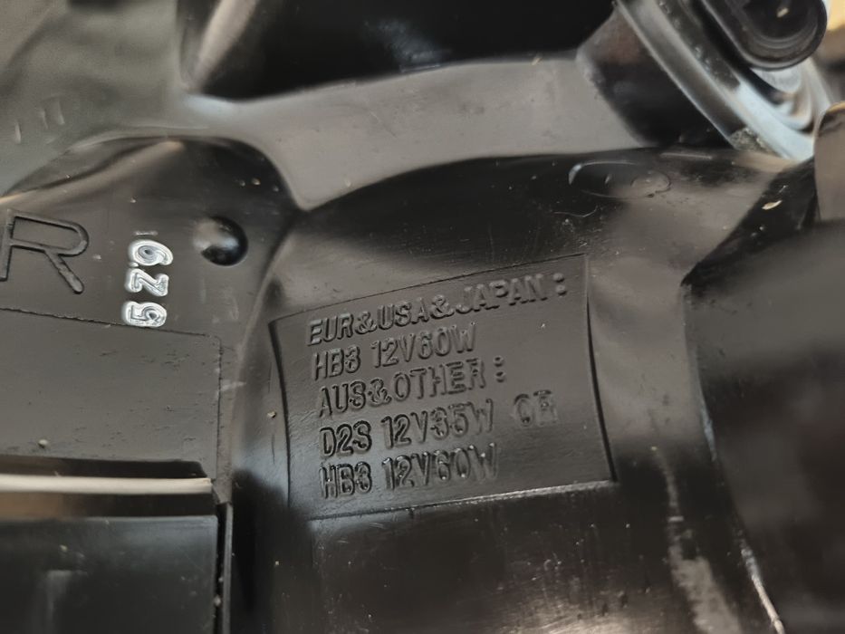 Фара Ланкрузер 100