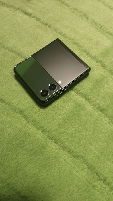 Samsung Galaxy Z Flip 3 impecabil
