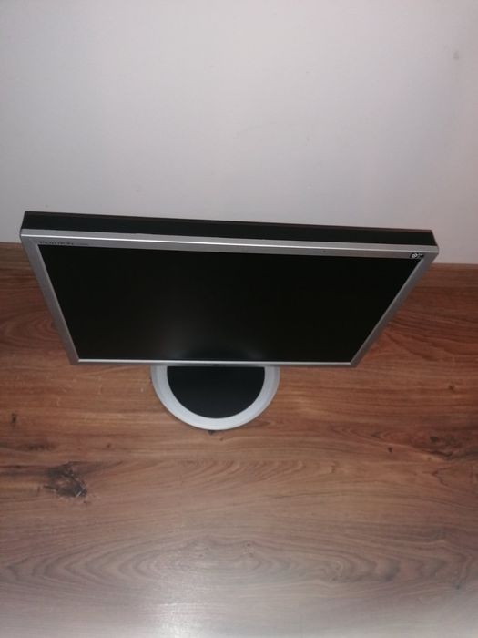 2 Монитора samsung, 1 benq