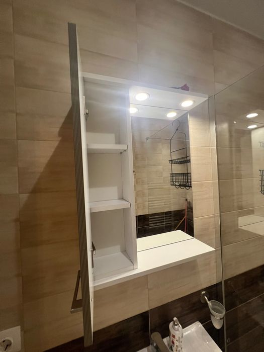 Dulap de baie cu lumini