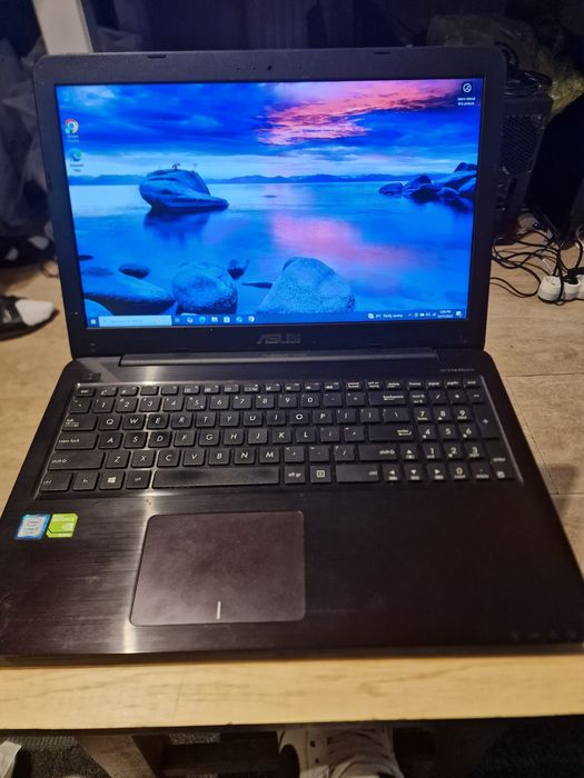 Laptop Asus X556U