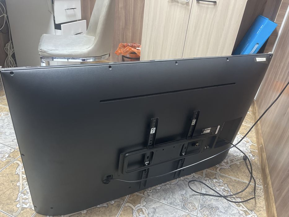 Телевизор LG.