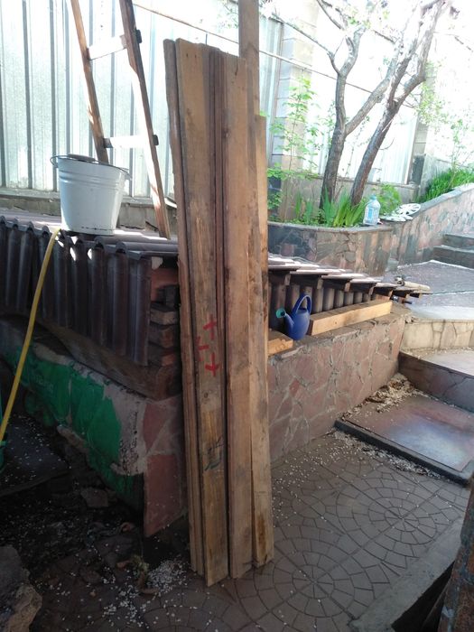 БУ !!!   Брус,, доска необрезная (горбыль)