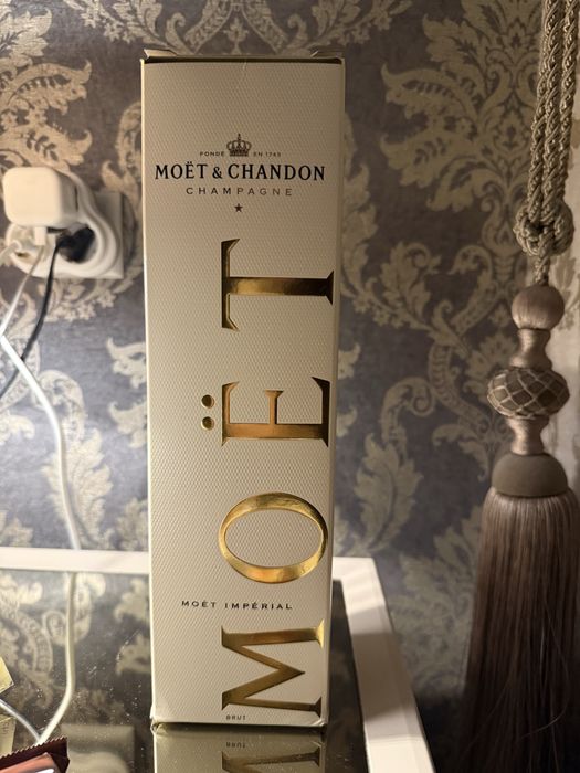 МОЁТ & CHANDON champagne