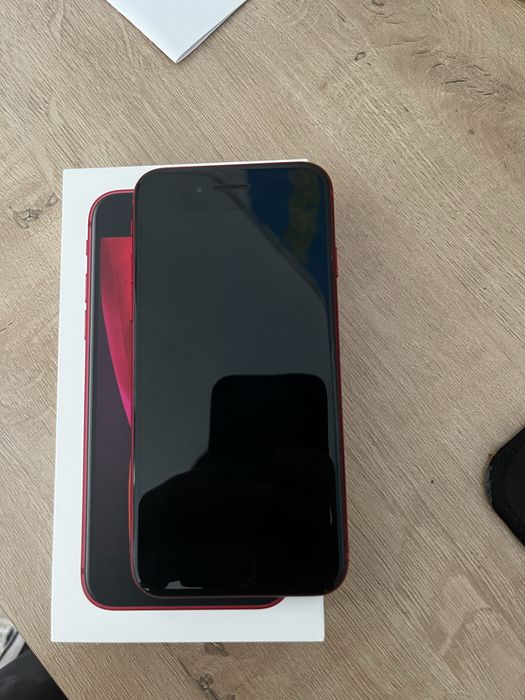 Продам iPhone SE2022 77%