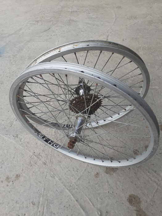 Prodayotsa  koleso  velosipednoe