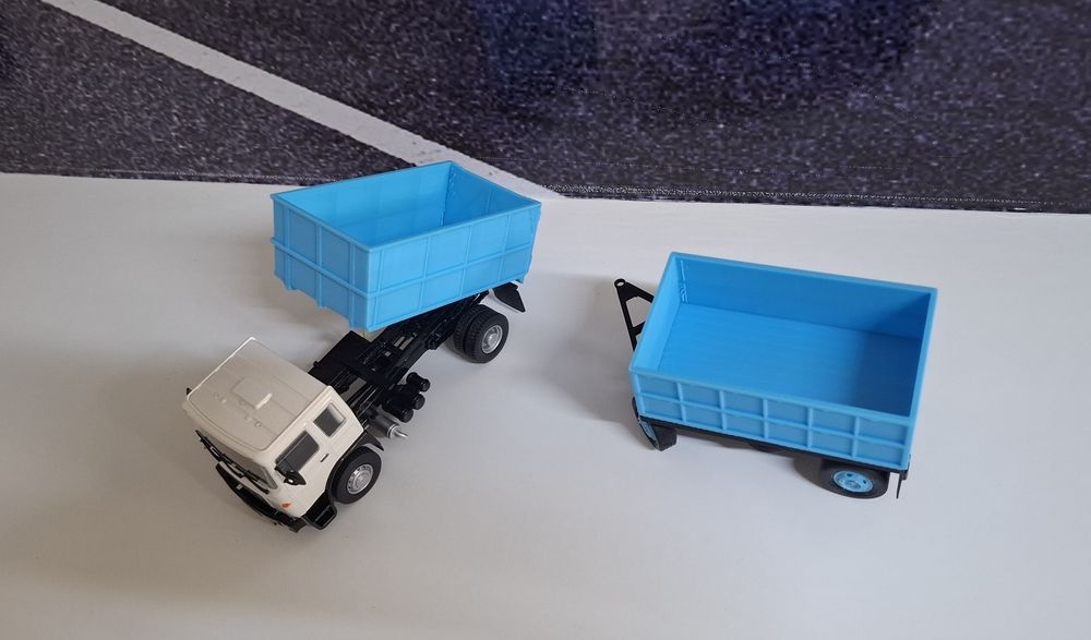 Macheta Roman diesel cereale scara 1:43
