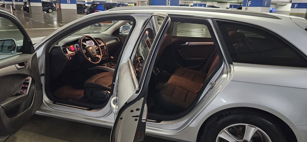 Vand AUDI A4, 2.0 diesel, an 2012, Led, Manual 6+1, Ingrijit, Acte la Zi