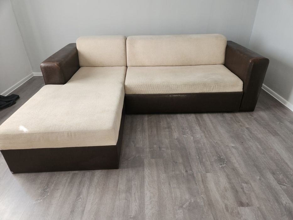 Диван в бежово и тъмно кафяво