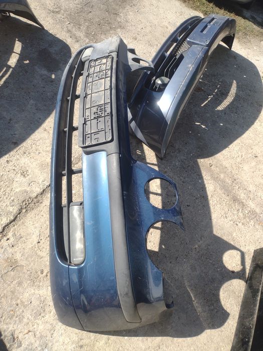 Продавам предни брони за BMW e46 купе седан compact комби