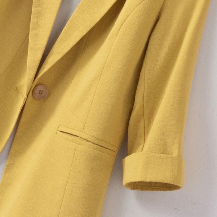 Женский костюм стильный