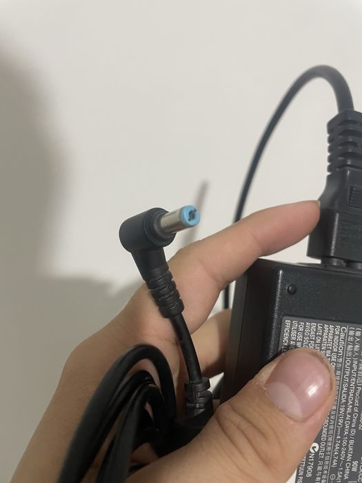 Продаю зарядное устройства для Aser