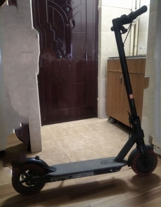 Dezmembrez trotineta electrica