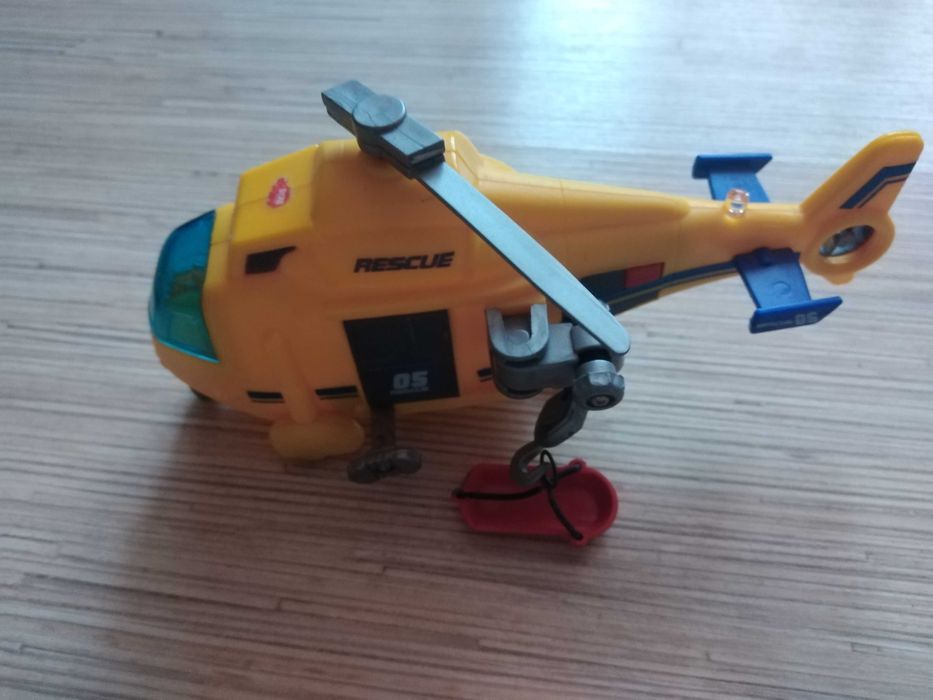 Фигурки Наруто, топка, кресло, въртележка, хеликоптер, кола, пистолет