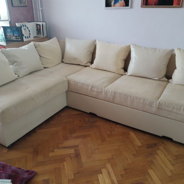 Colțar extensibil de vânzare – stare bună, foarte comod și spațios.