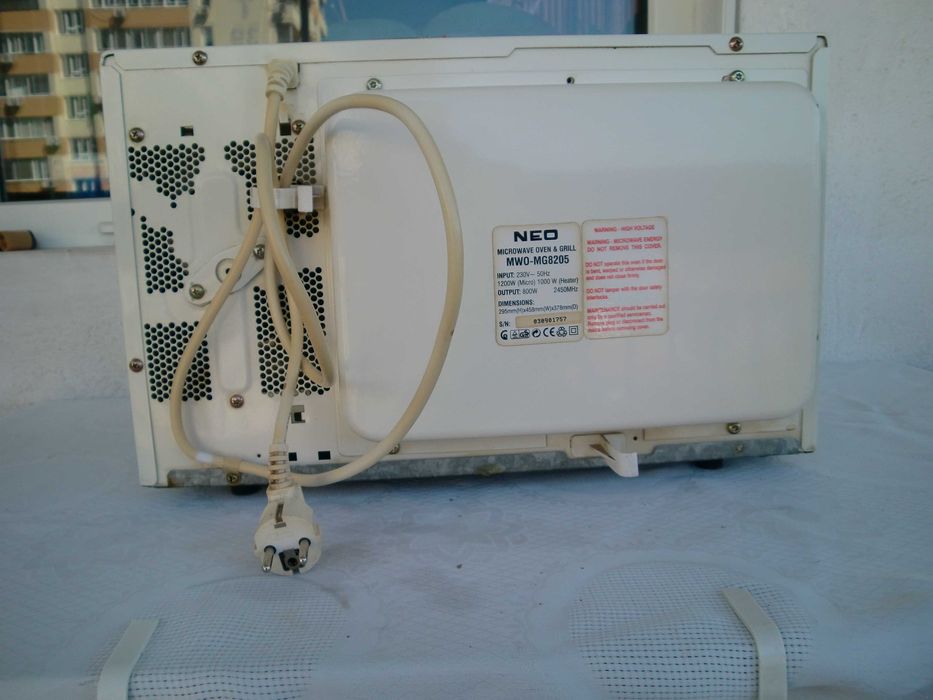 Микровълнова печка NEO MWO-MG8205 с грил