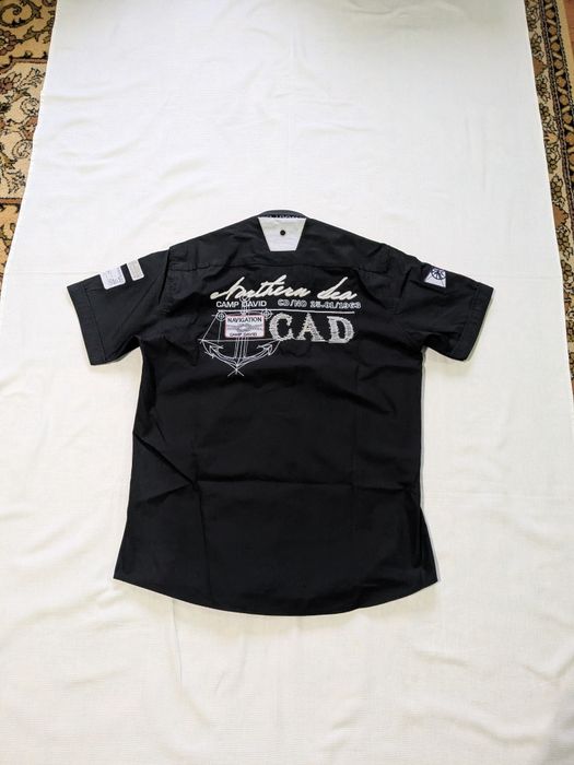 M. Nou. Cămașă Camp David