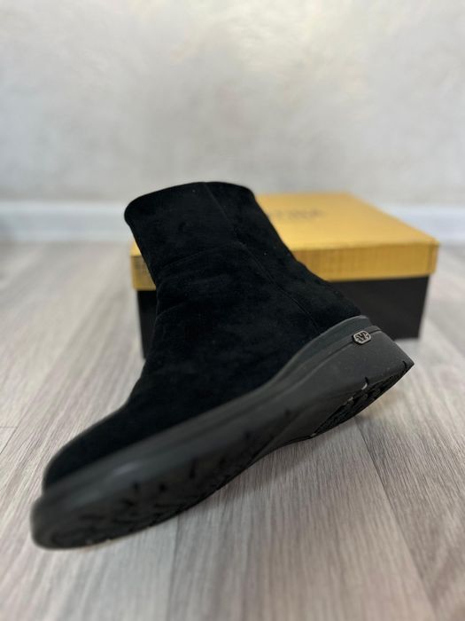 Продам женскую обувь 37