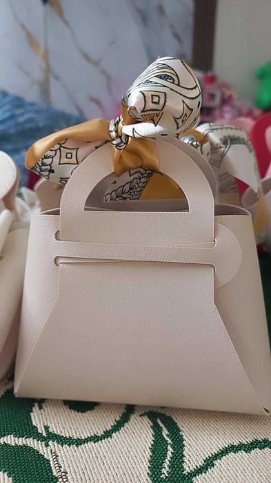 Тойбастар, Бонбоньерки