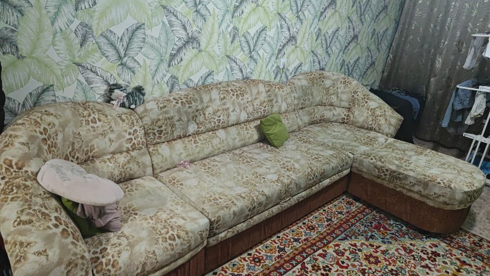 Продам диван в хорошем состоянии