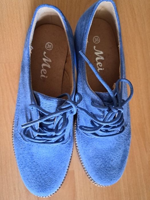Сини велурени обувки MeiMall