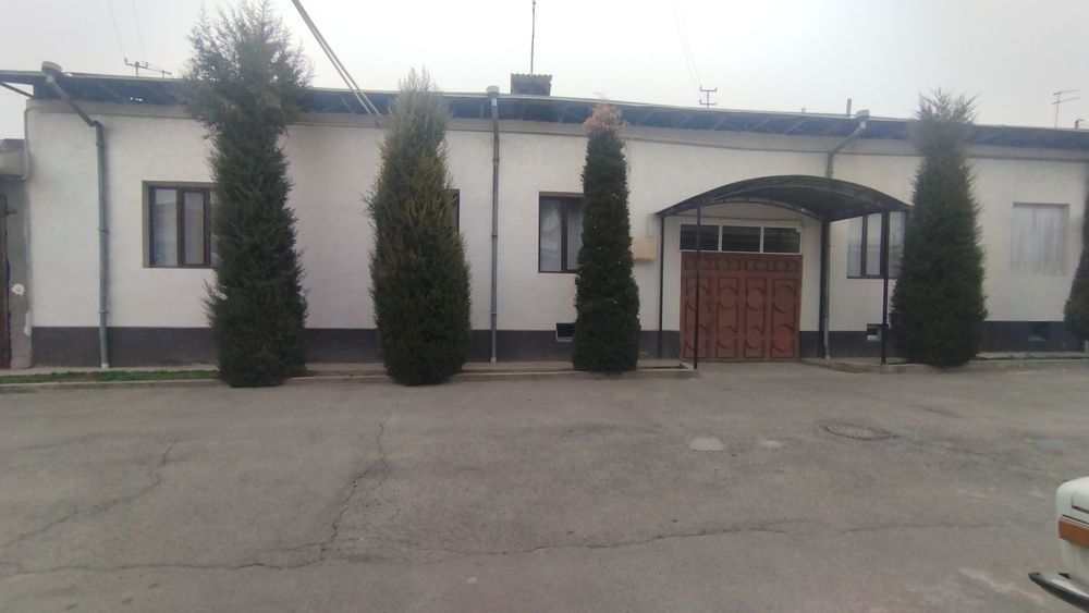 6 sotixli xovli sotiladi. Bank orqaliyam gaplashsa bo'ladi