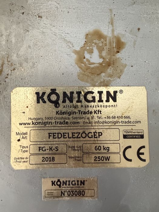 Mașină descăpăcit semiautomată