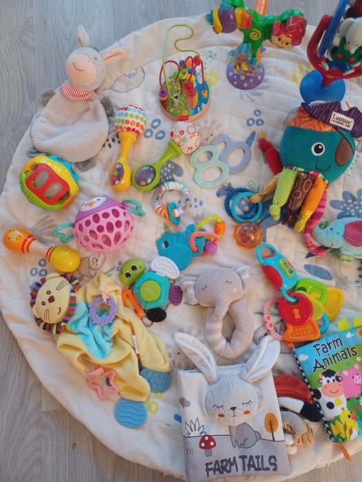 Активна гимнастика Fisher Price + лот бебешки играчки