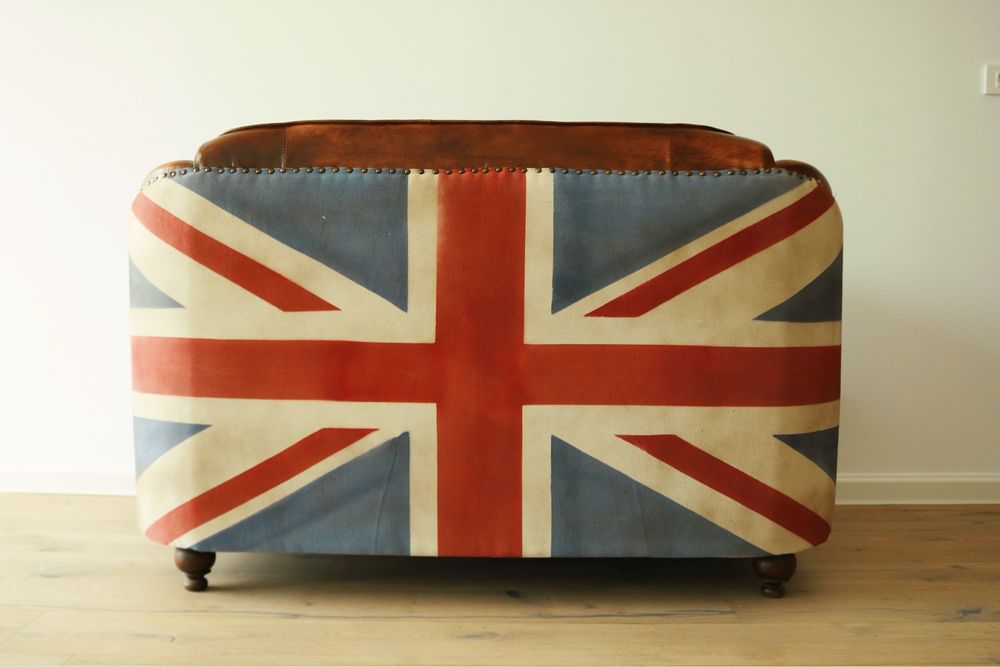 Canapea si fotoliu tip Chesterfield - piele naturala bizon - nouă