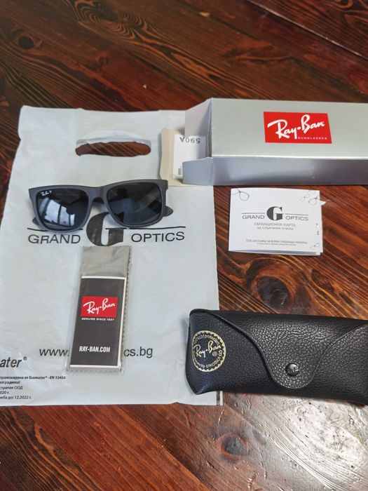 Продавам слънчеви очила Ray Ban