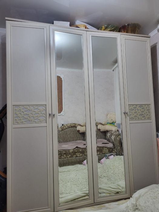 Продам шкаф плательный