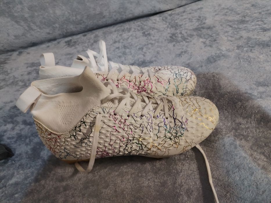 Футболни бутонки