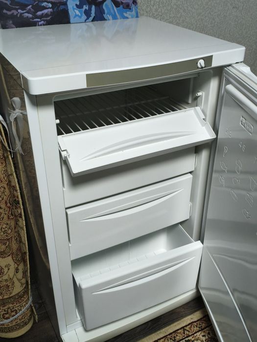 Морозилка Indesit