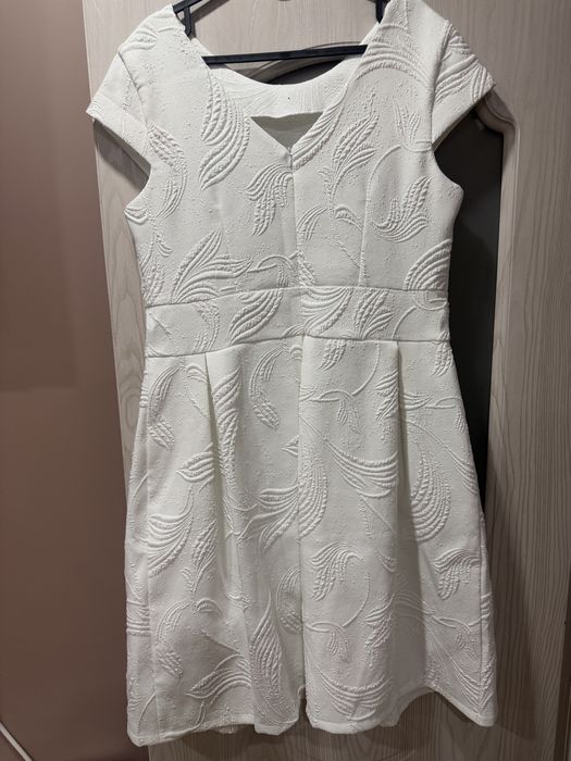 Официална бяла рокля