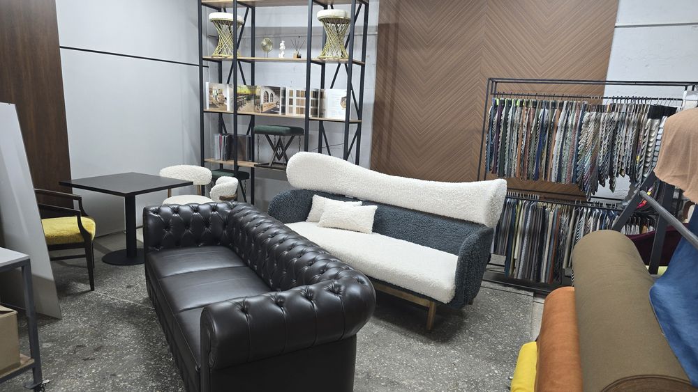 Реставрация мягкой мебели, и мебель любой сложности на заказ.