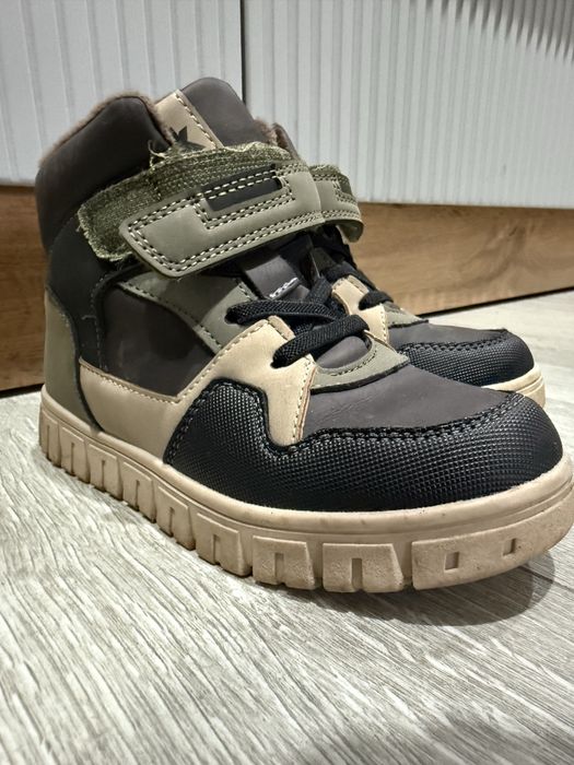 Продам детскую обувь