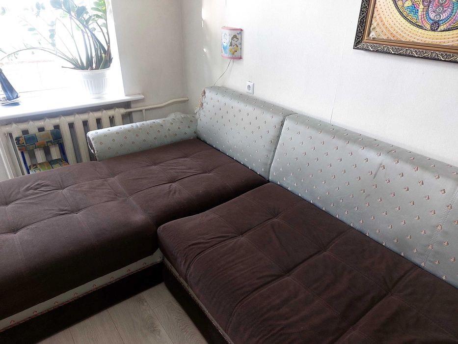 продам угловой диван б/У