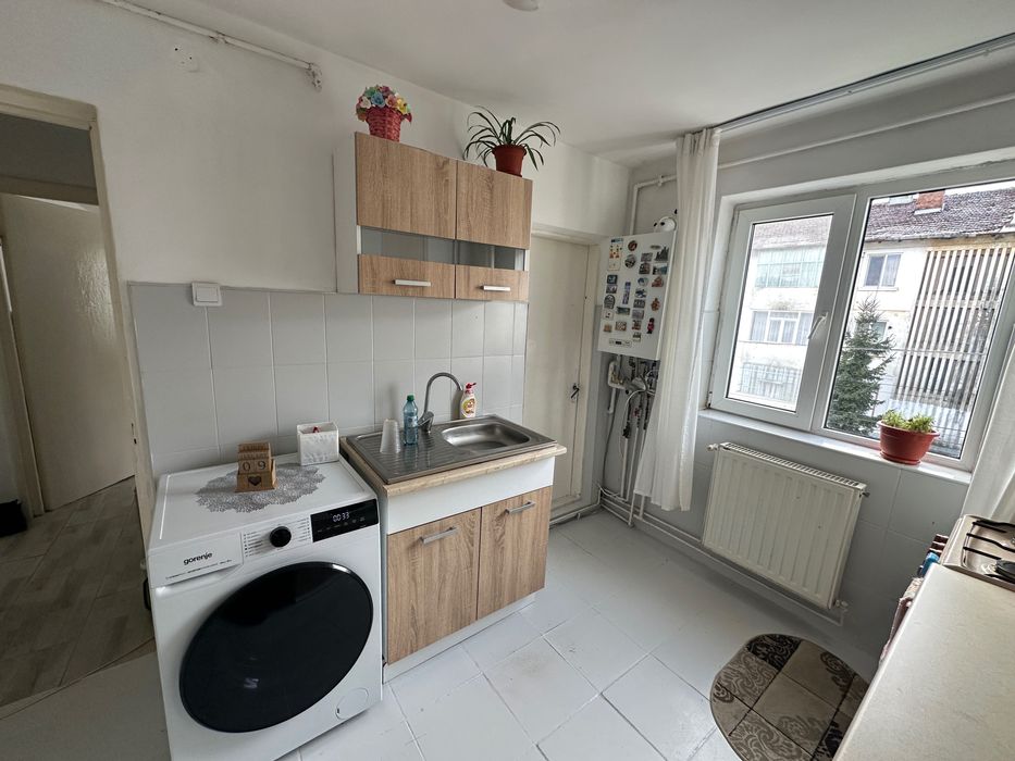 Apartament 3 camere in Dambovita , gata de mutat!