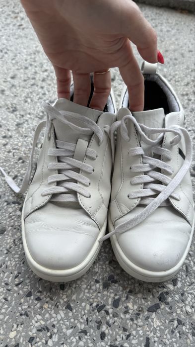 Маратонки бели оригининални