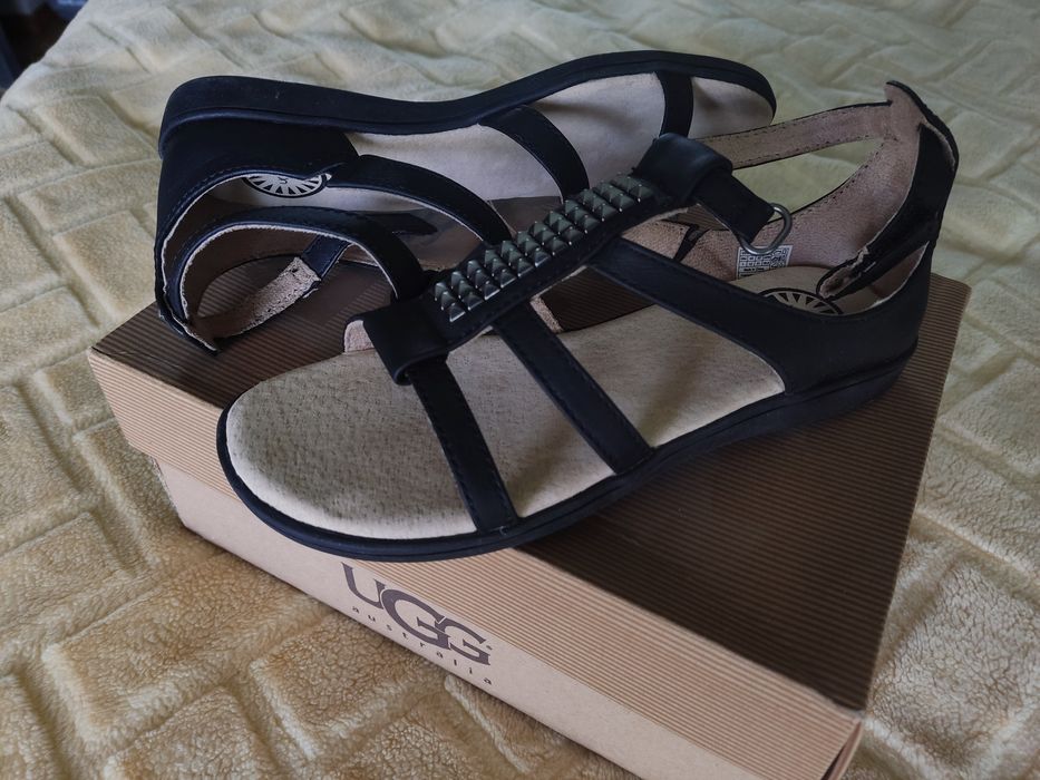 UGG сандали 31 номер
