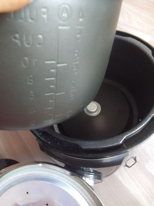 Мультиварка новая .