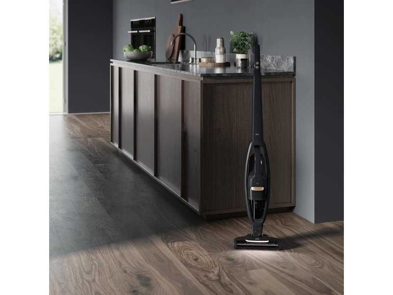 Вертикална Безкабелна Прахосмукачка AEG QX6-1-45AN, Черна / Сива