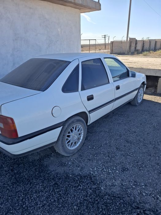 Продаётся опель вектра 1989г