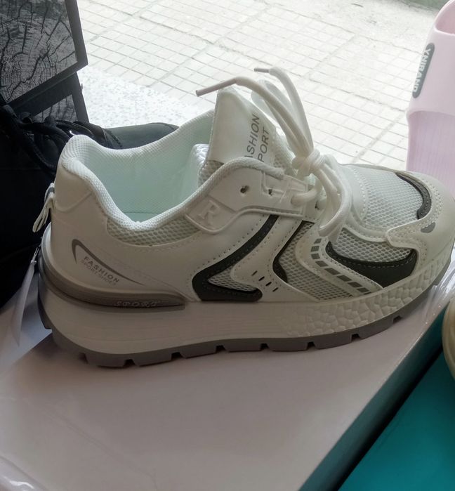 Нови дамски маратонки