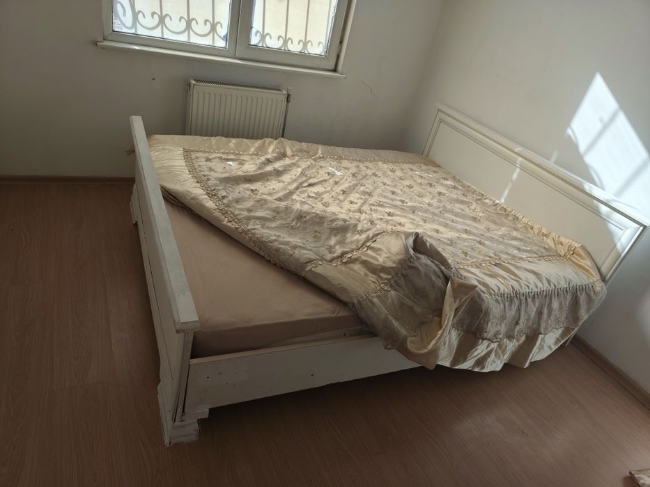 Продается кровать полуторка