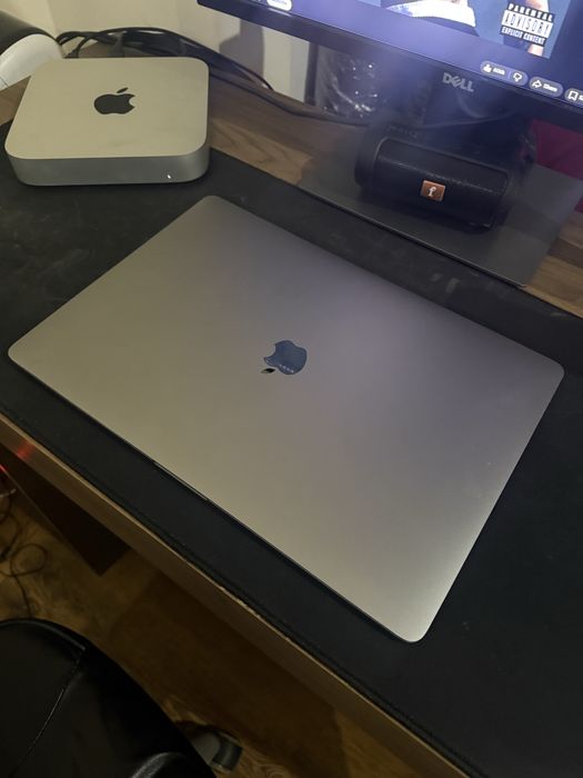 Macbook Pro 16 inch 2019 i9 32gb ram 500gb
